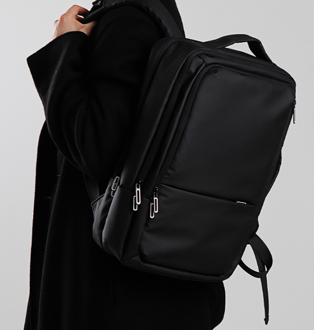 가볍고 실용적인 비즈니스용 노트북 가방 추천, 여행과 출근 모두 OK!