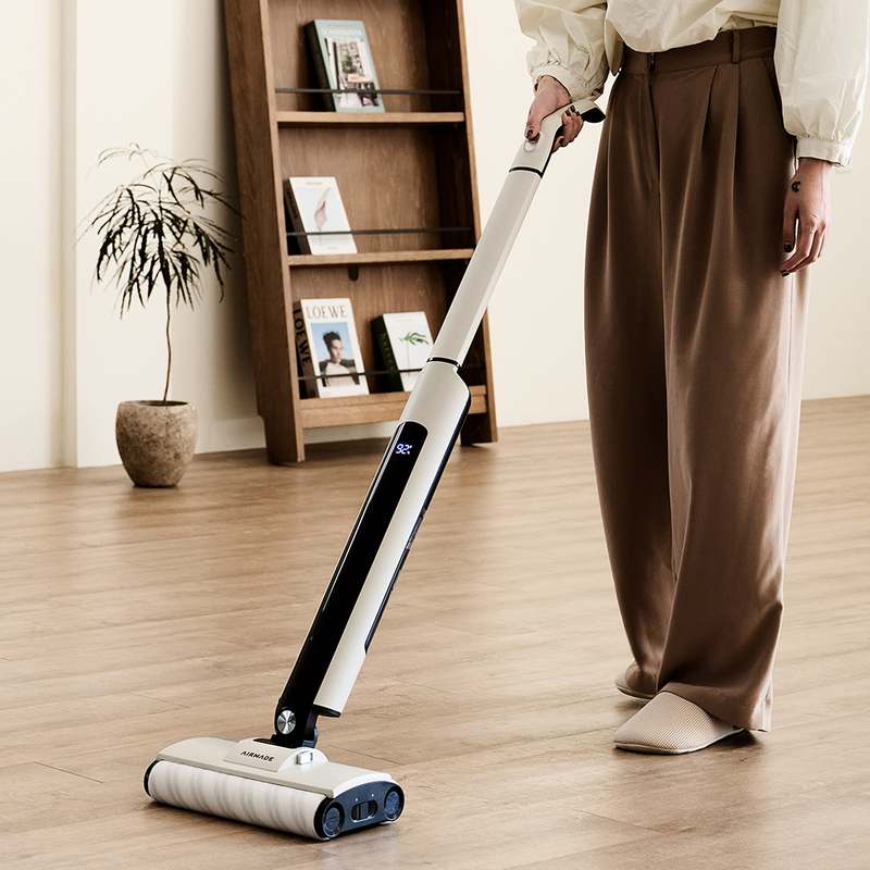 가볍고 강력한 무선 물걸레 청소기, 집안 청소가 훨씬 쉬워져요!