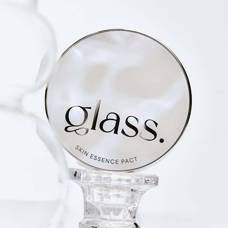 일상에서 빛나는 피부를 위한 에이지투웨니스 글래스 스킨 파운데이션 추천