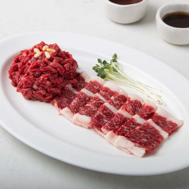 집에서 즐기는 신선한 한우 육회와 육사시미, 차돌박이까지 한 번에!