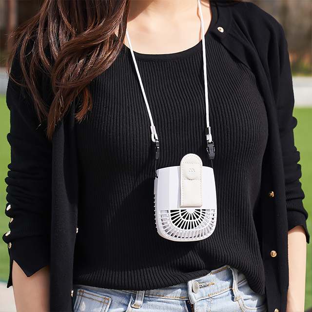 가볍고 편리한 목걸이 선풍기, 어디서든 시원하게 사용하세요!