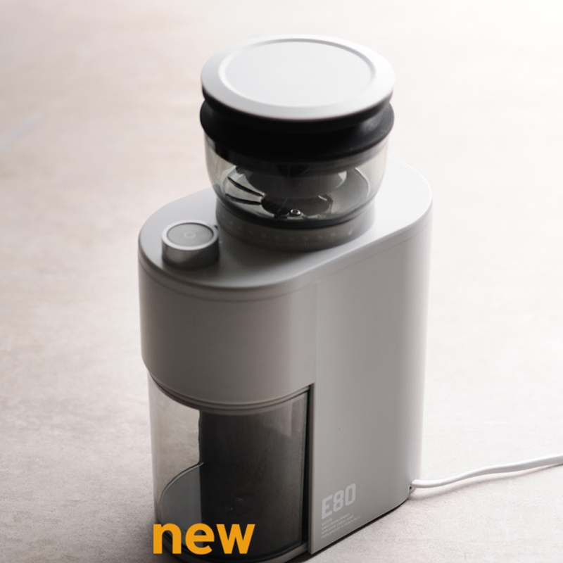 집에서도 쉽게 사용하는 전동 커피 그라인더, E80으로 원두 분쇄를 간편하게!