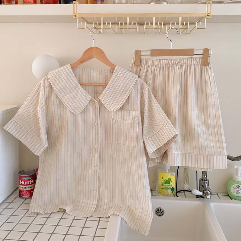 여름철 신혼부부와 커플이 함께 입기 좋은 편안한 잠옷 세트