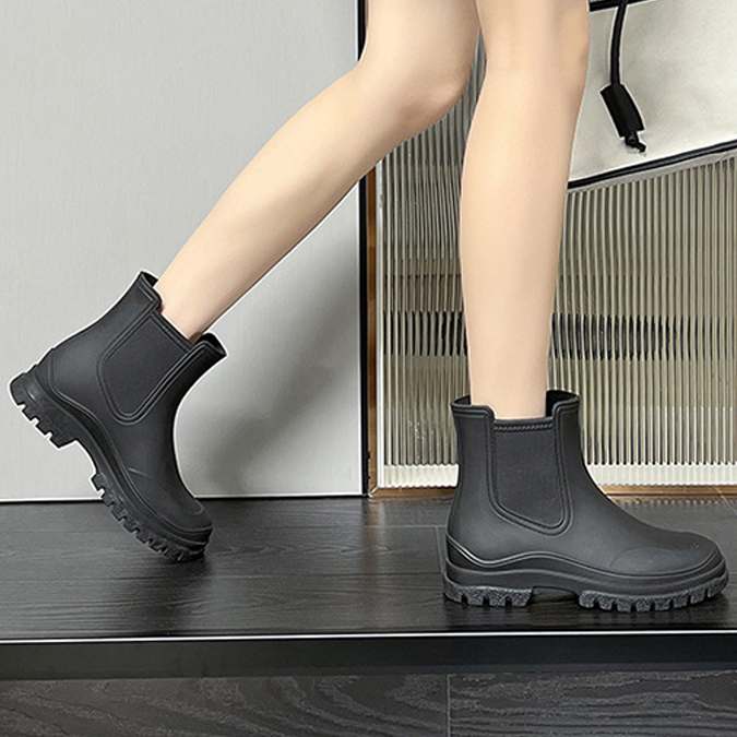 편하게 신고 싶은 여성용 통굽 첼시 레인부츠, 여름철에도 걱정 없이 신어요!