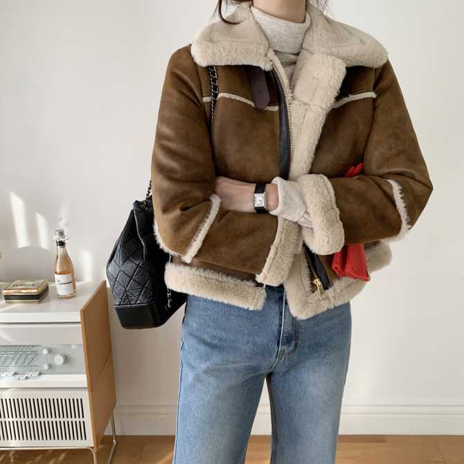 겨울철 따뜻하고 고급스러운 빈티지 가죽 하이넥 밍크 퍼 무스탕
