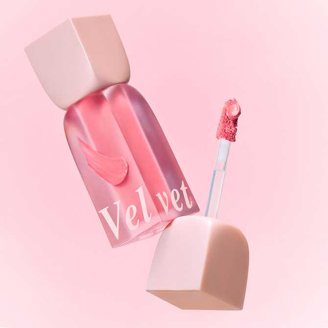 부드럽고 자연스러운 혈색을 원한다면, 벨벳 헤이즈 블러셔를 한번 살펴보세요