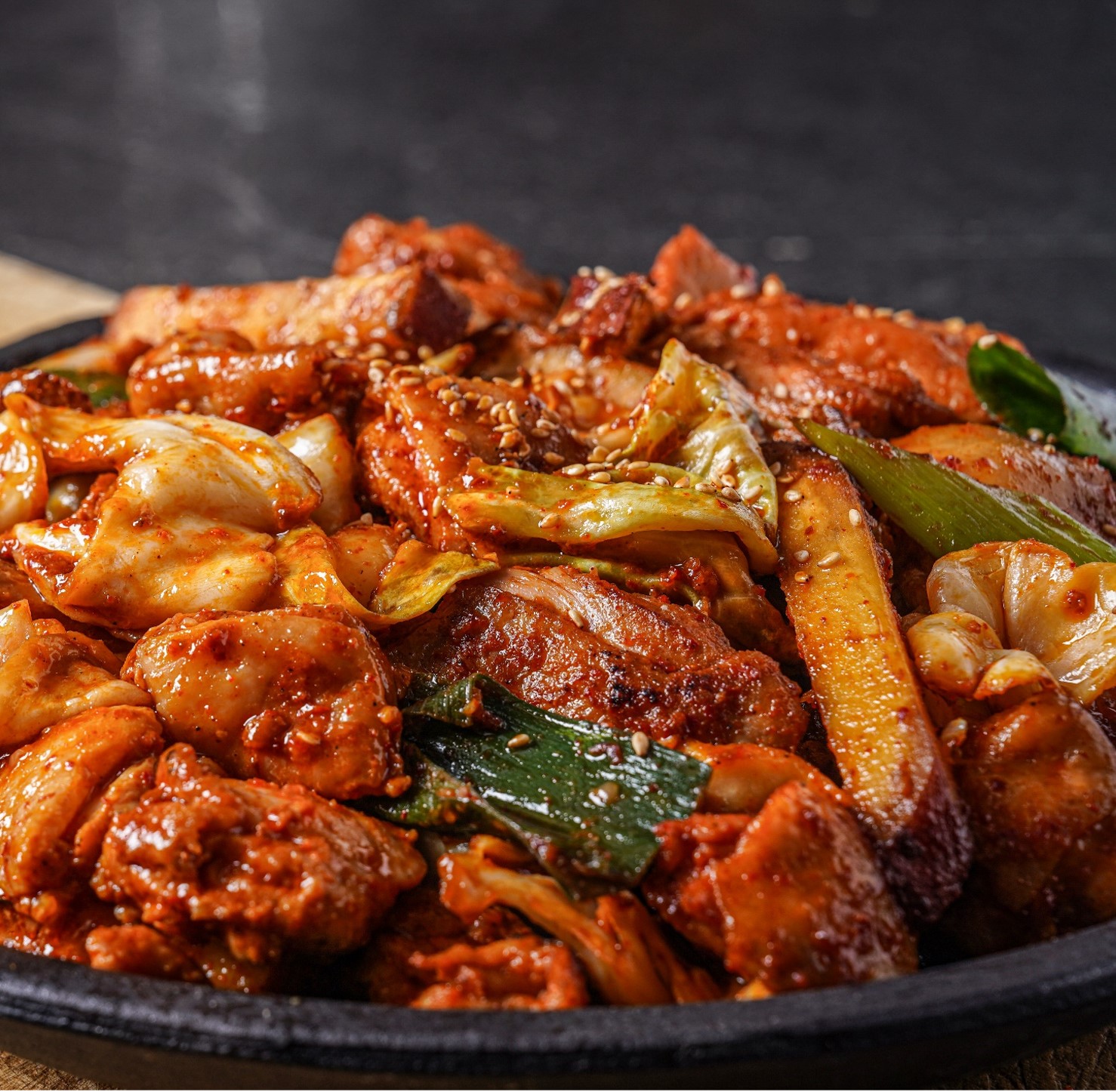 통나무집닭갈비 춘천 닭갈비 밀키트 택배 홈파티 캠핑요리 캠핑음식 넓적다리 양념 야채 세트