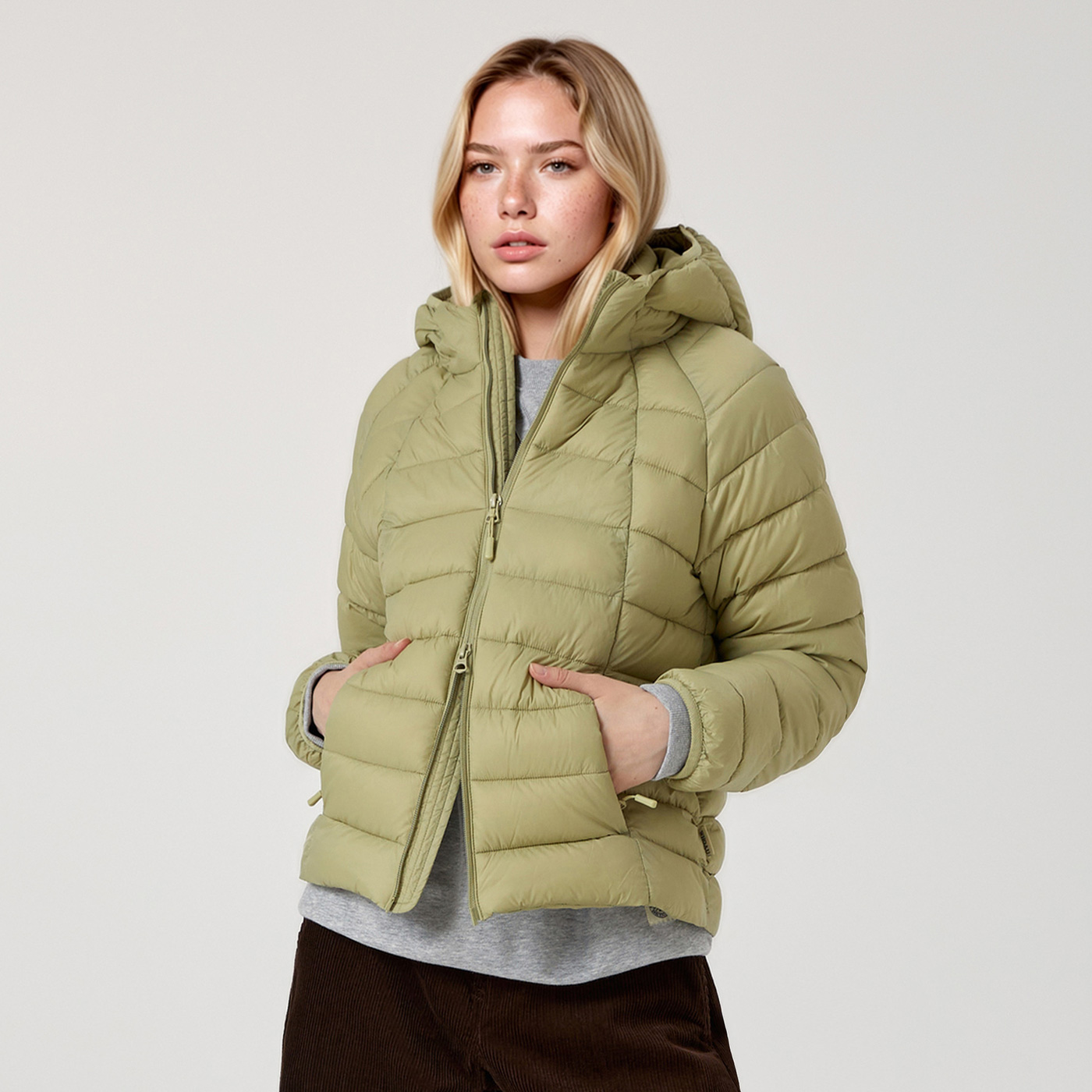 편안하게 입기 좋은 여성용 라이트 후디 자켓 추천