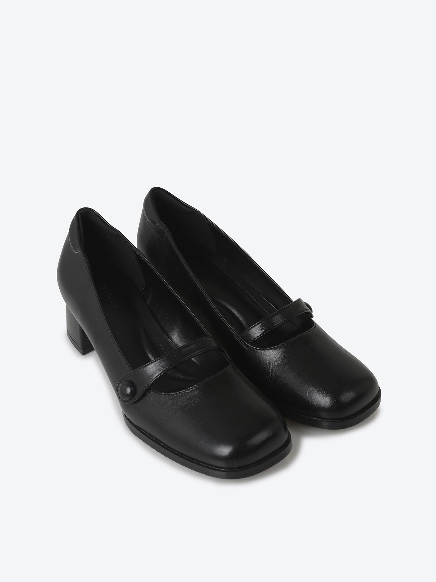 일상 속 편안함과 세련됨을 동시에! 스윗버튼 메리제인 펌프스 추천