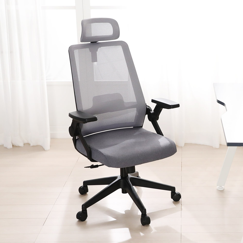 집에서 편하게 사용하는 컴퓨터 책상과 의자 추천