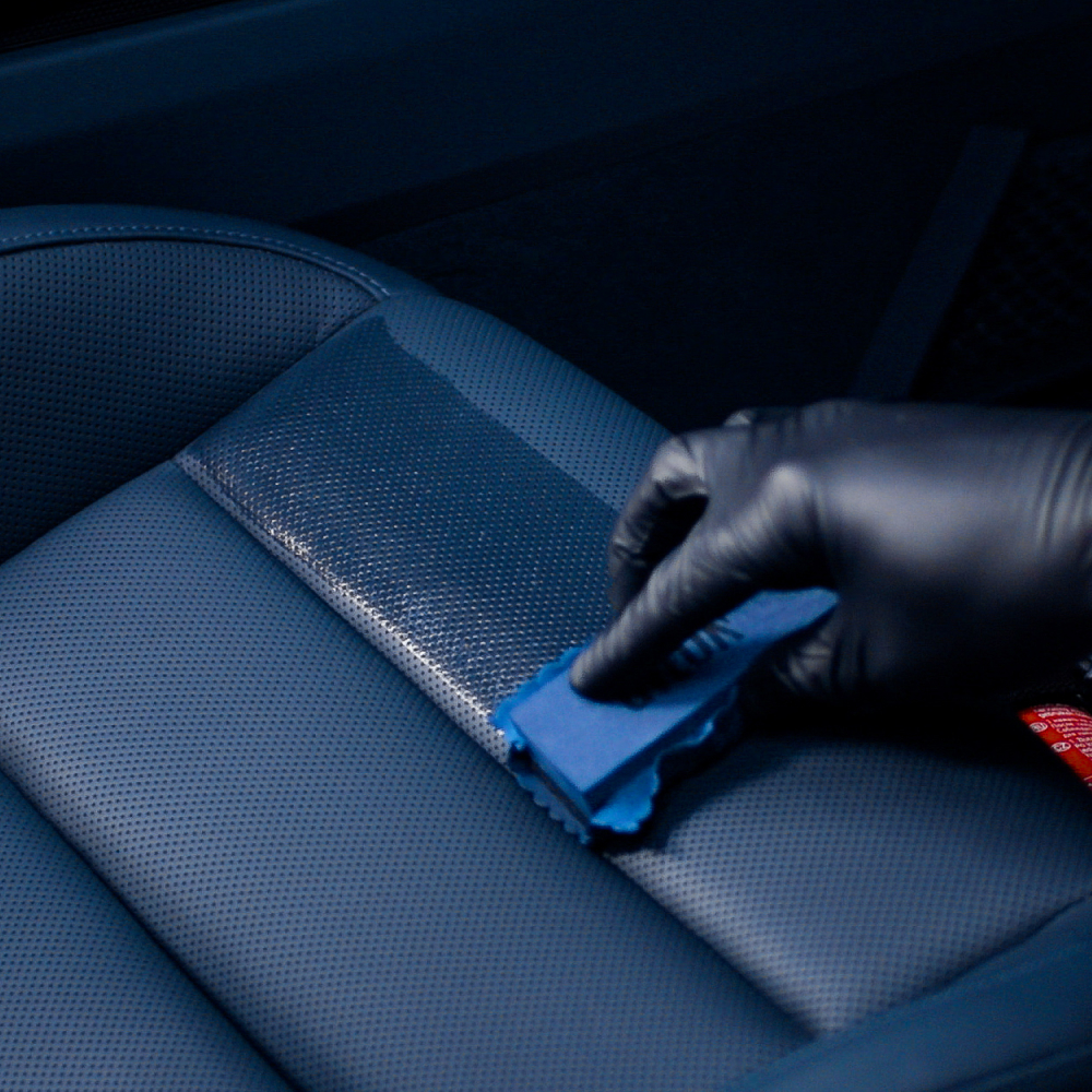 차량 가죽을 새것처럼 유지하는 비결, 가죽 코팅제 사용법과 팁