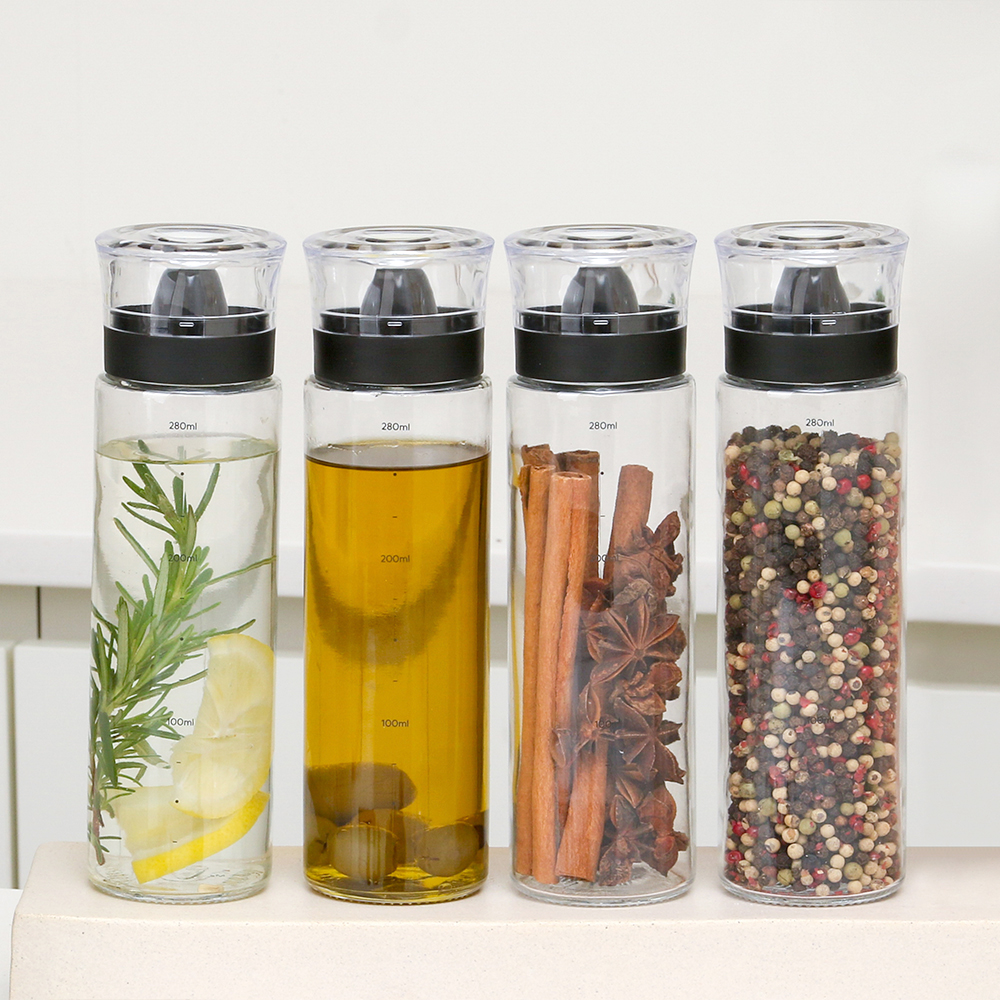 가정에서도 간편하게! 유리 양념통과 오일병으로 요리의 품격 높이기