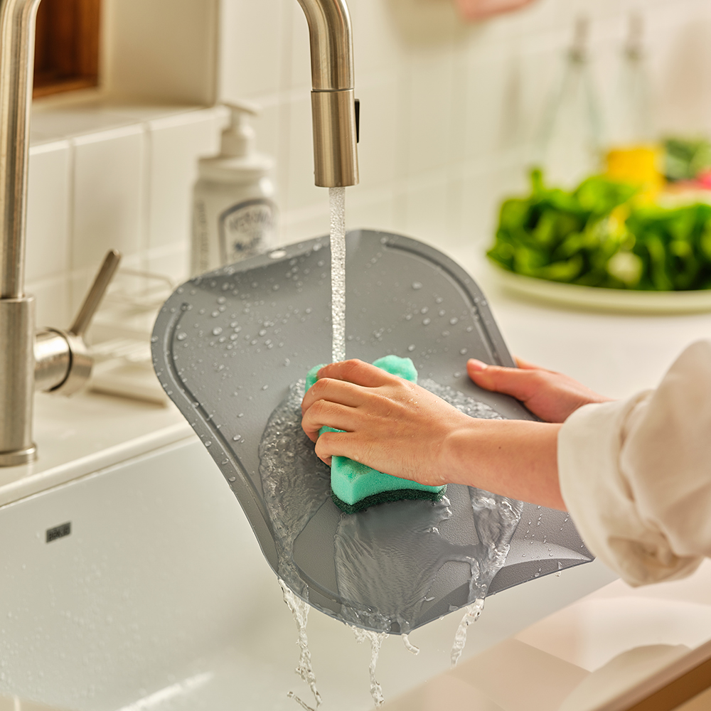 쉽고 편하게 사용할 수 있는 칼집 없는 항균 도마 추천