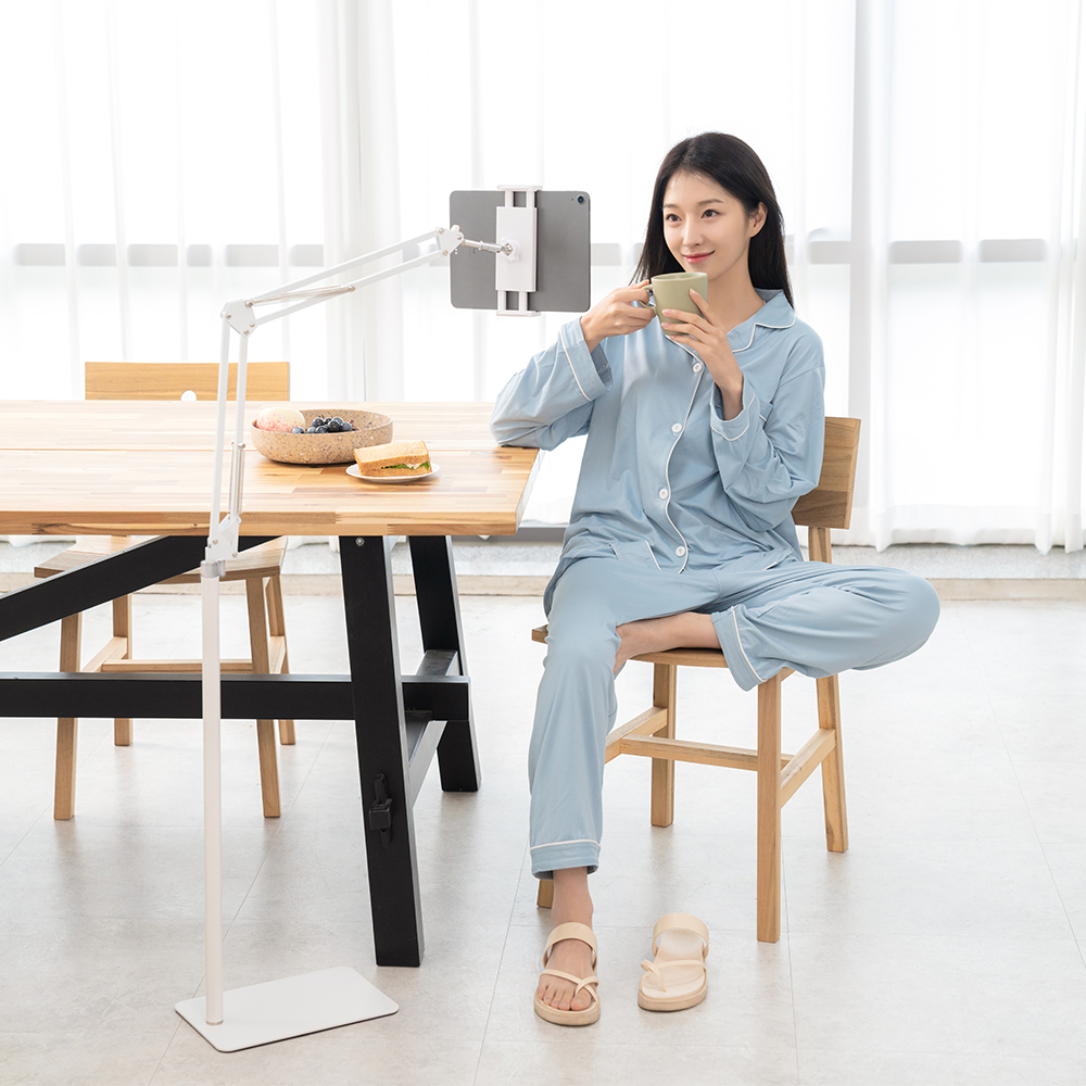 침대에서 편하게 사용하는 태블릿 거치대, 니케 The Comfy Lite 추천해요!