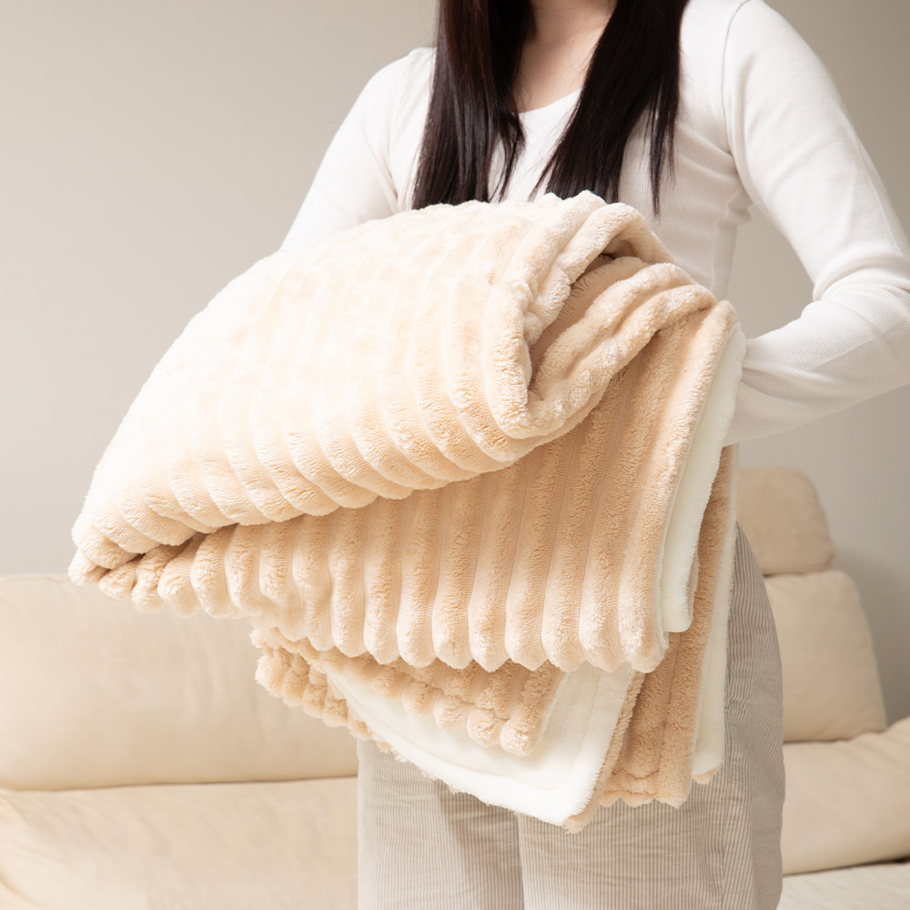 집에서도 캠핑장에서도 따뜻함을 챙기기! 휴대용 전기 온열 담요 추천