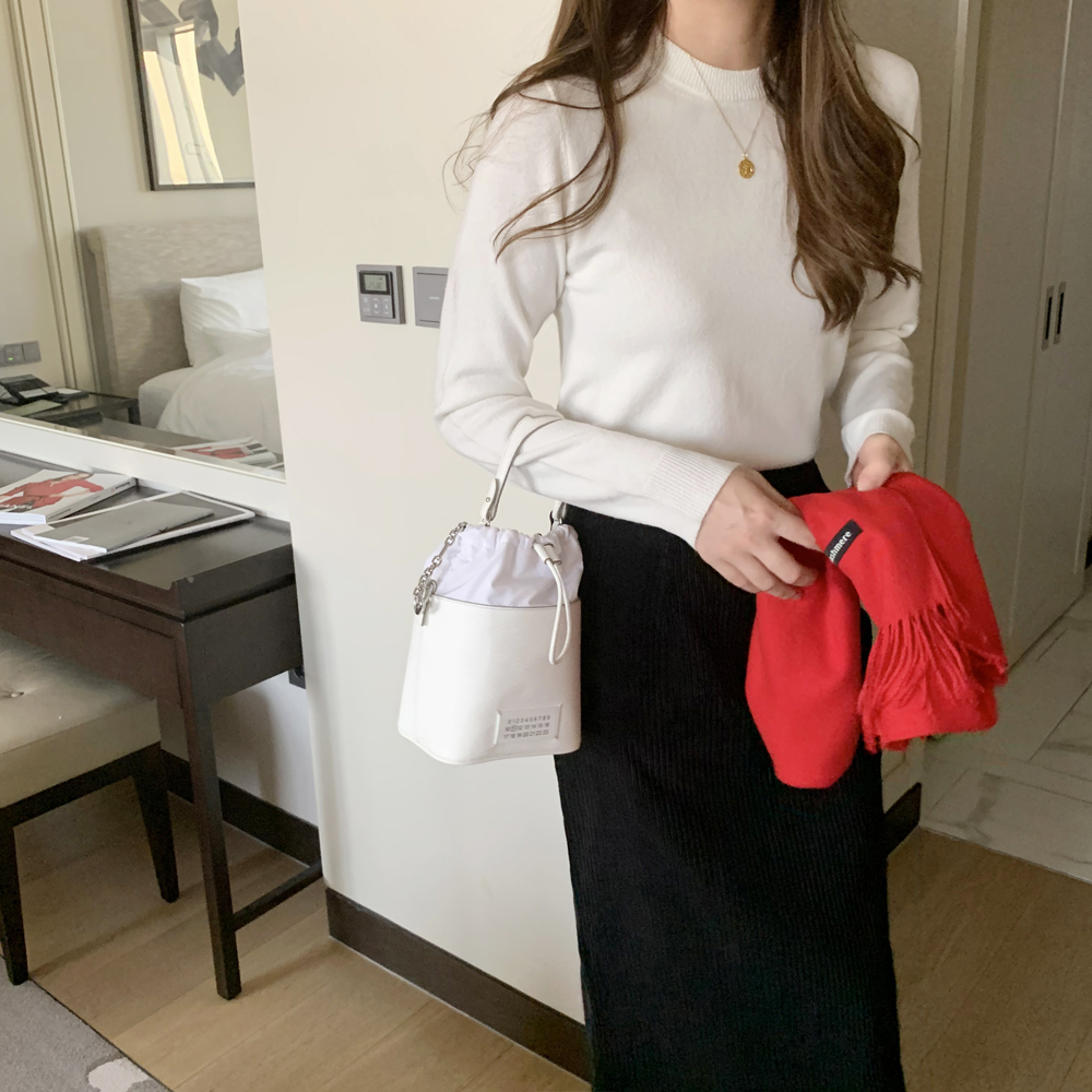 포근하고 부드러운 캐시미어 목도리, 겨울철 따뜻함을 더하는 최고의 선택!