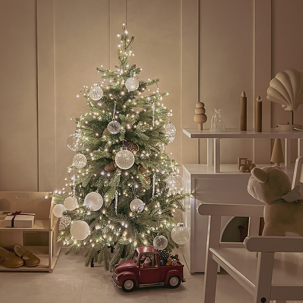 집 안을 따뜻하게 밝혀줄 크리스마스 미니 트리 추천, 100cm 크기와 예쁜 조명까지!