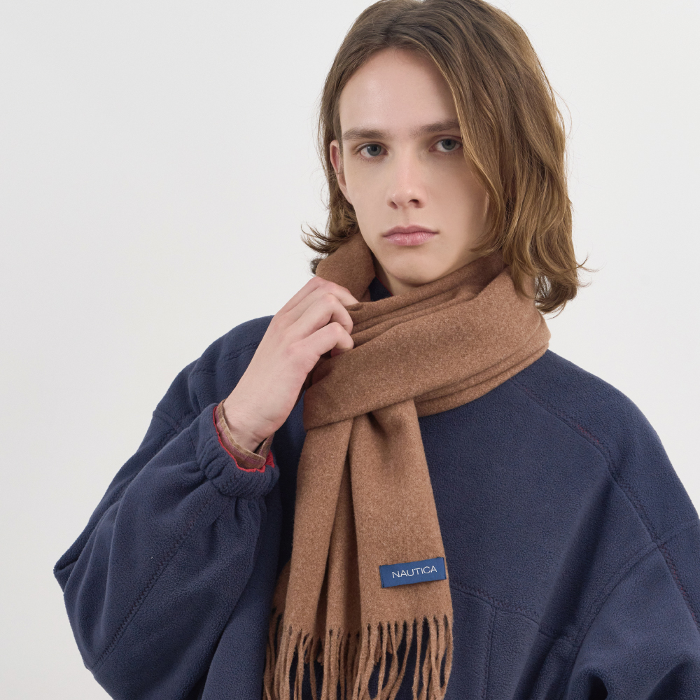 남녀 모두 따뜻하게 감싸줄 수 있는 부드러운 목도리 추천