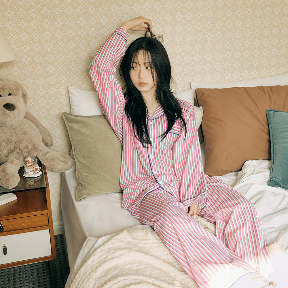 편안한 밤을 위한 실크핏 피오니 긴팔 잠옷 세트, 집에서도 스타일리시하게!