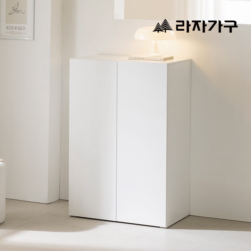 집안 정리의 핵심! 낮은 옷장으로 공간 활용을 쉽게 해보세요
