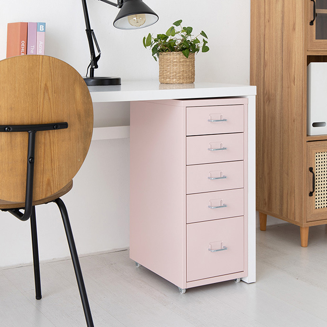 귀여운 핑크색 서랍장으로 집안을 더 아늑하게 만들어보세요!