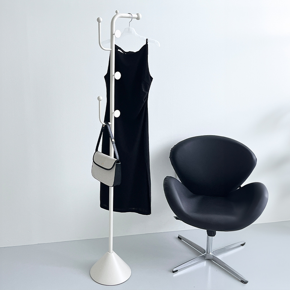 튼튼하고 실용적인 가지형 철제 옷걸이, 집안 정리의 필수템!