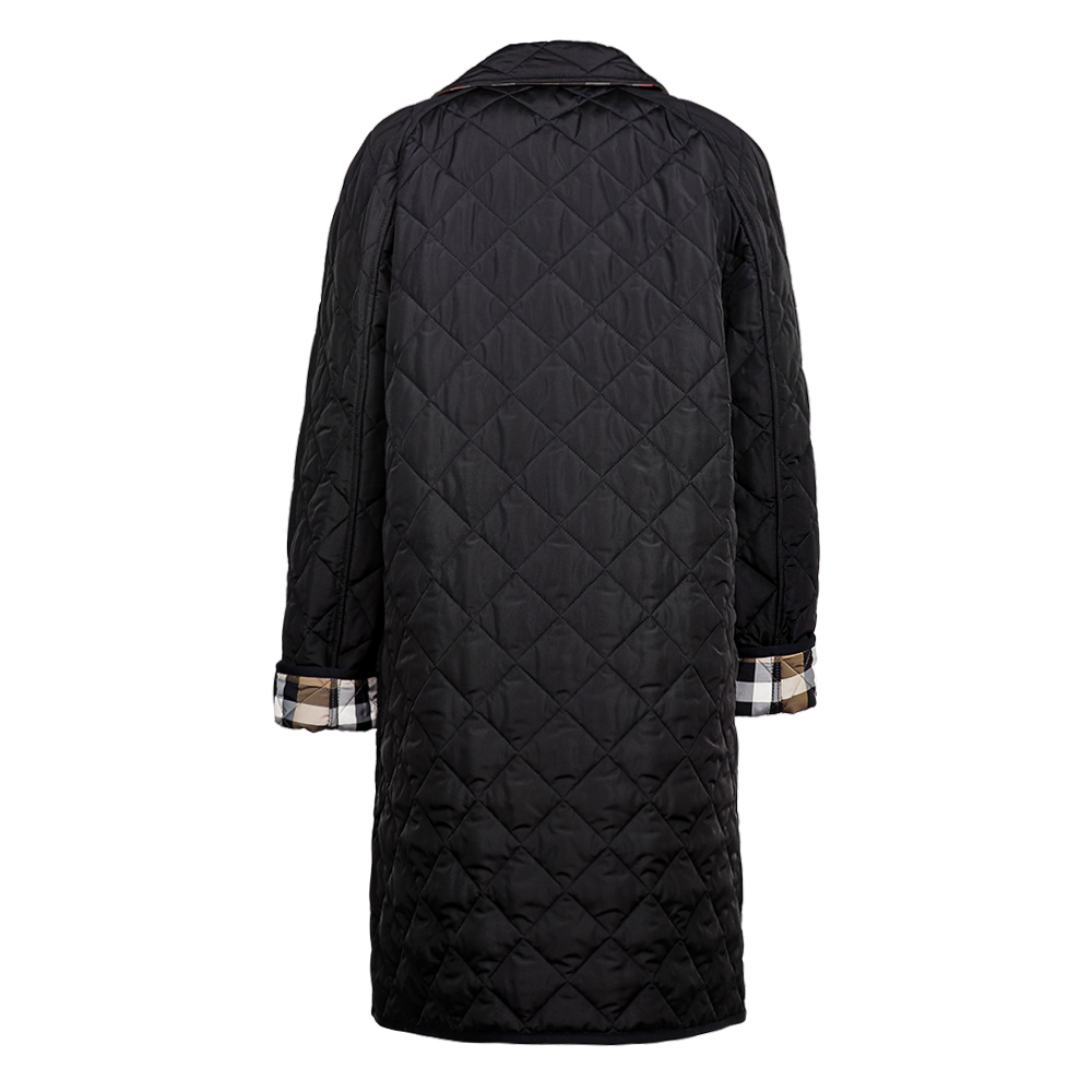 편안하고 세련된 여성용 퀼팅 코트, 버버리 뉴 타이팅 스타일 소개