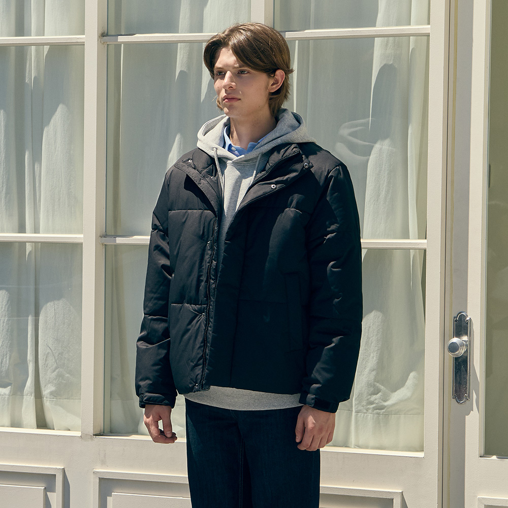 포근하고 가벼운 숏 패딩, 일상 속 따뜻함을 더하세요