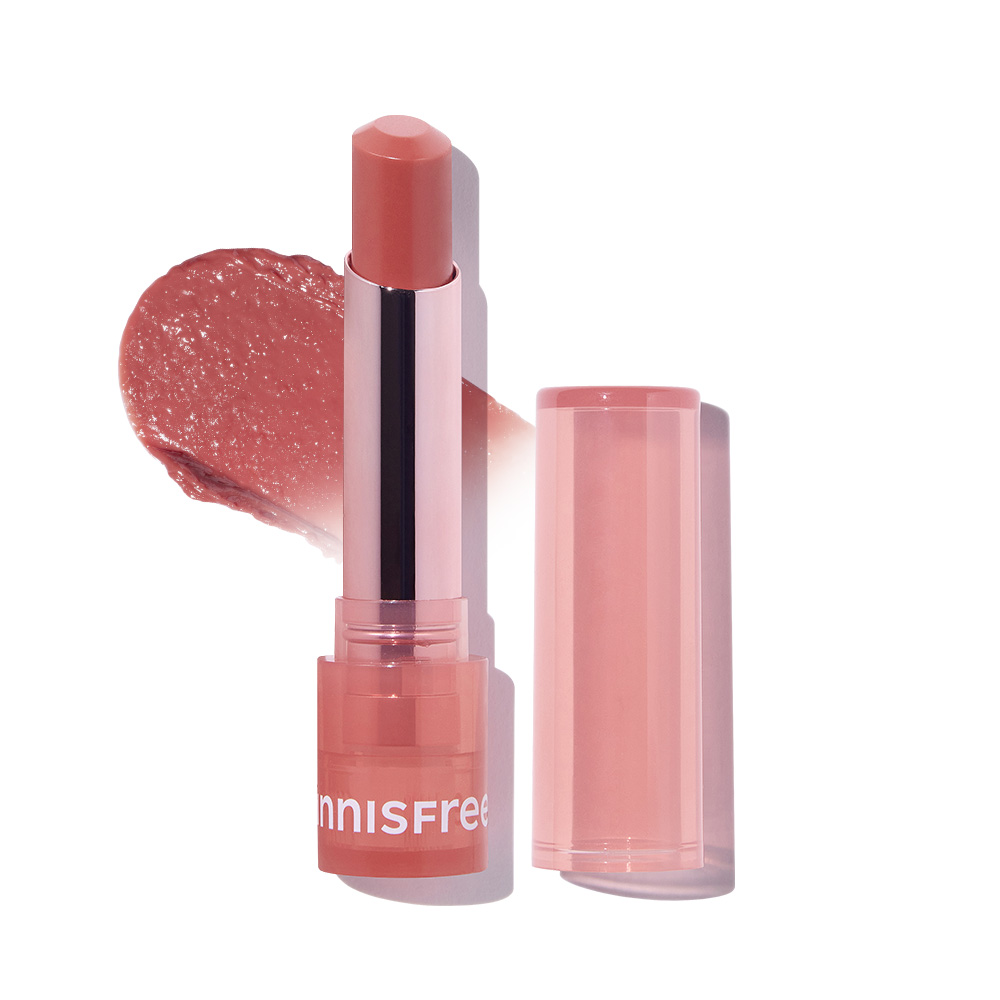 쉽고 빠르게! 이니스프리 듀이 틴트 립밤으로 입술에 자연스러운 색을 더하는 방법