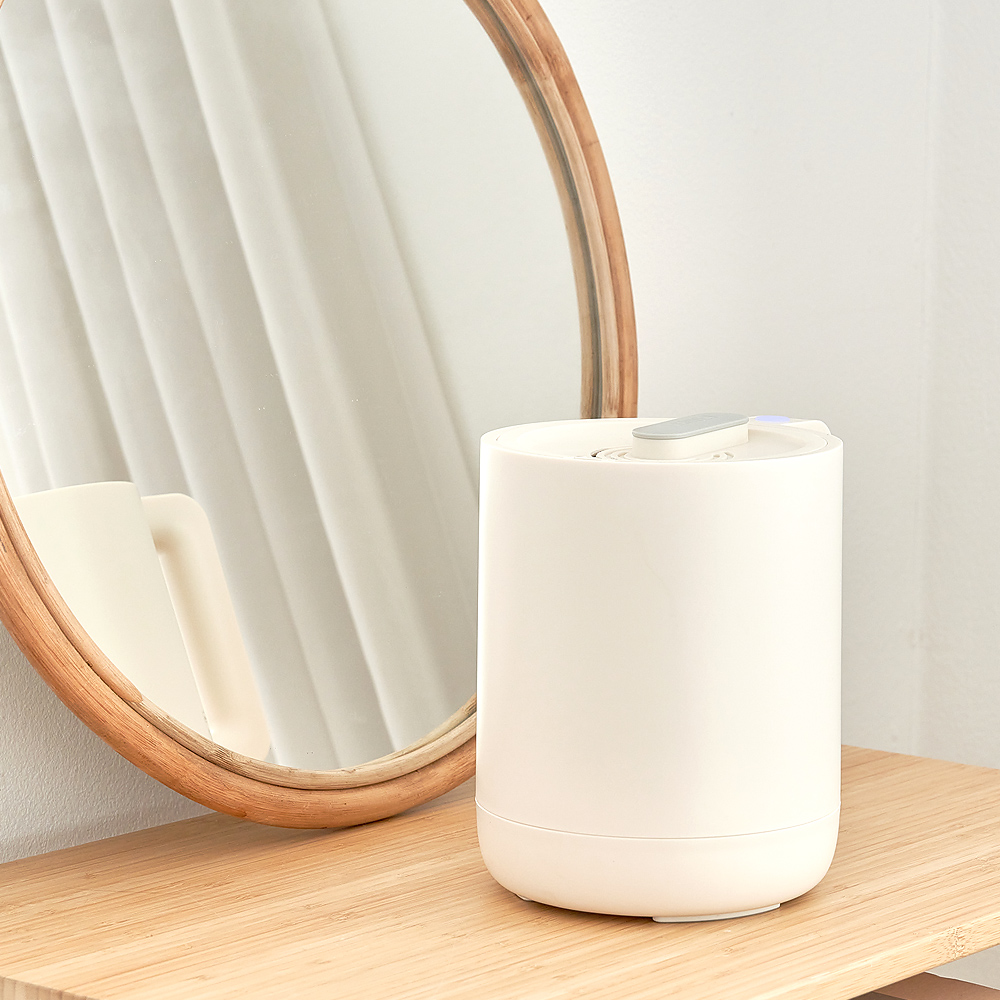 작고 귀여운 가열식 가습기, 책상 위에 딱 좋아요!