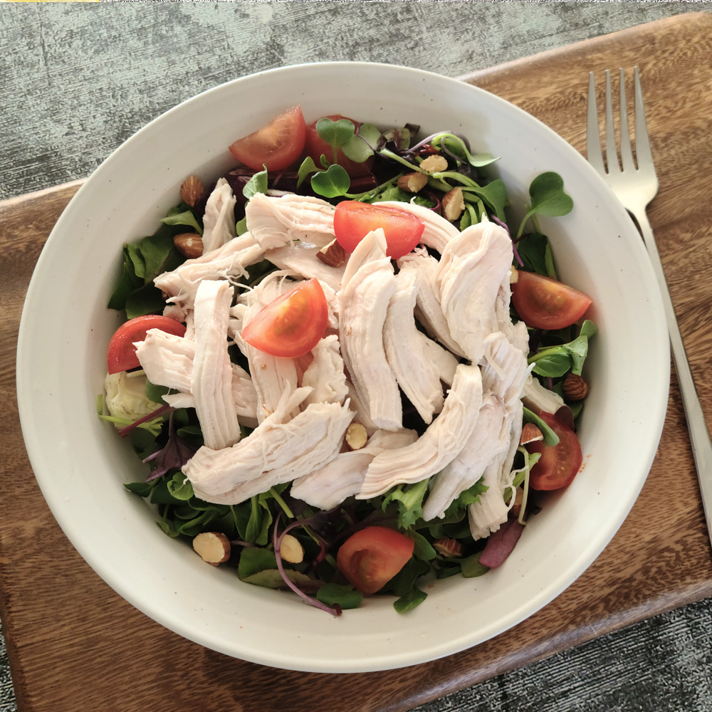 집에서 간편하게 즐기는 신선한 국내산 닭가슴살, 냉동으로 구매하세요!