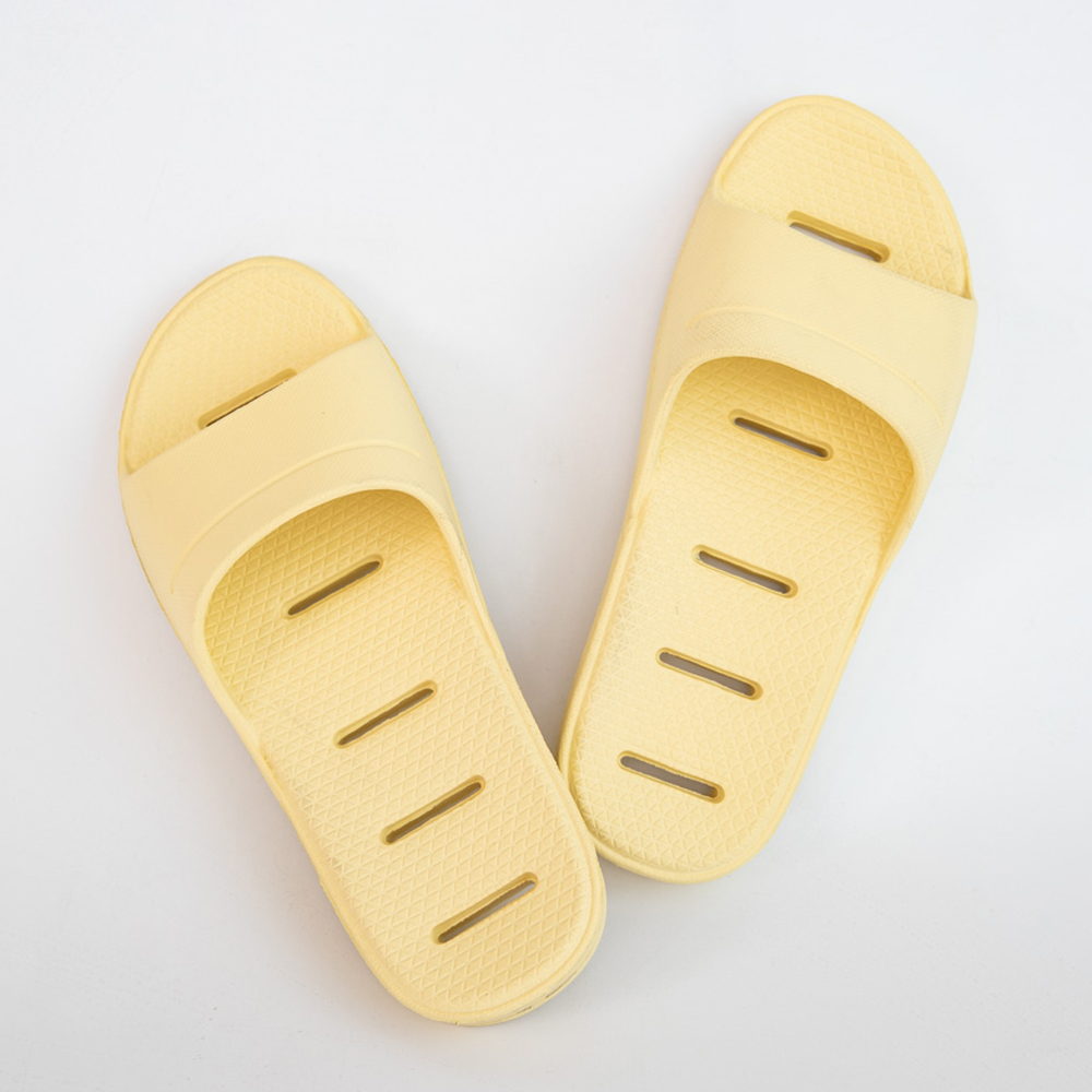 집에서 편하게 신을 수 있는 낮은 발등의 국산 욕실 슬리퍼 추천