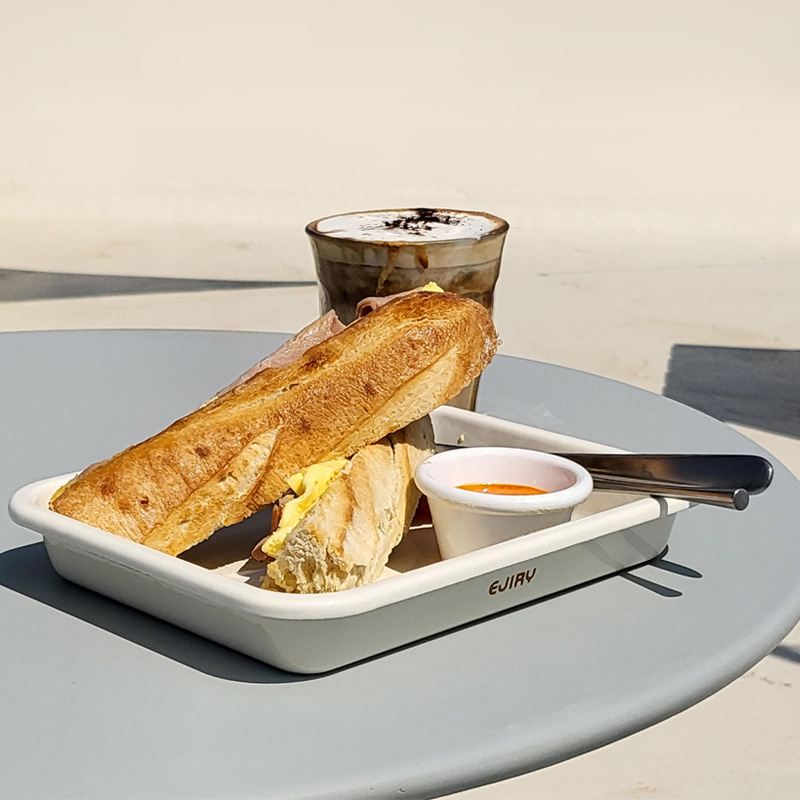 발뮤다 토스터기와 딱 맞는 노르딕 법랑 사각 트레이, 집에서도 쉽게 베이킹 즐기기