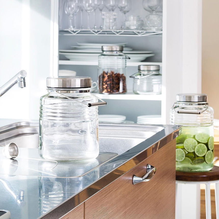 가정이나 사무실에서 유용하게 쓰이는 유리 저장병, 스텐 뚜껑이 달린 1리터 용량