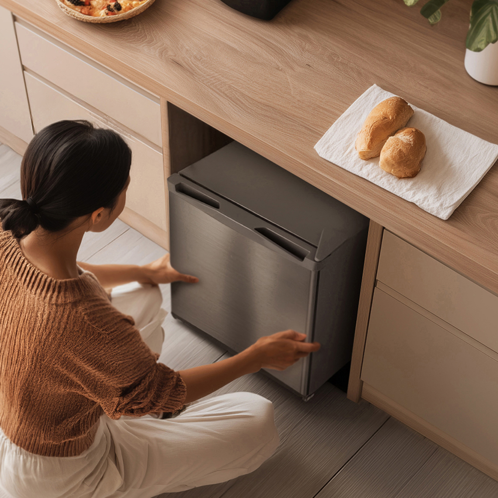 작고 귀여운 미니 냉장고, 원룸이나 사무실에 딱 좋아요!