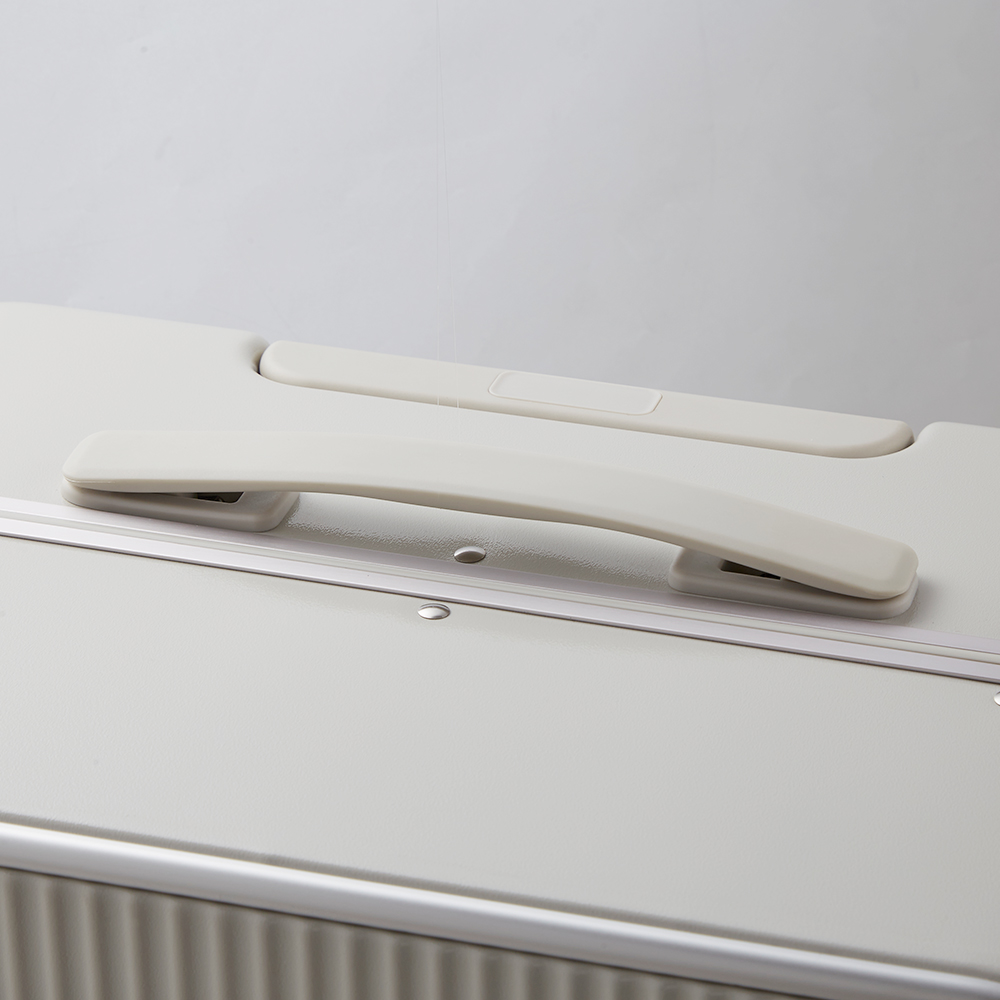 여행이 즐거워지는 캐리어, 밤켈 70cm로 가볍고 편하게 떠나보세요!