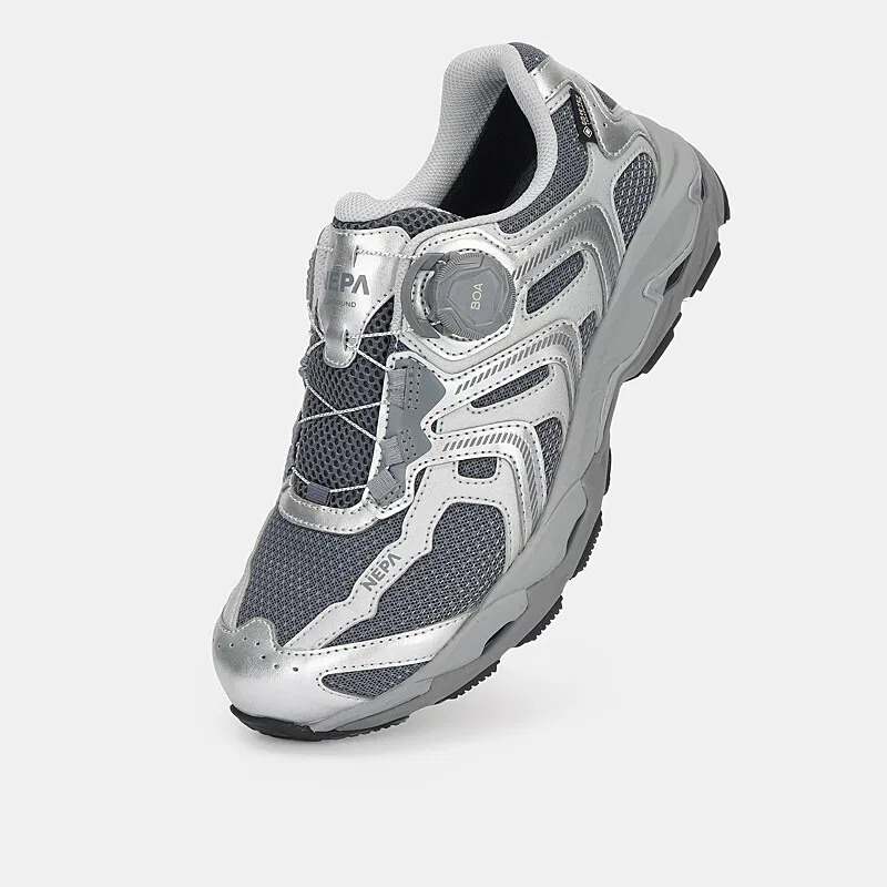 가볍고 편안한 트레킹화, 산행과 일상 모두 OK!