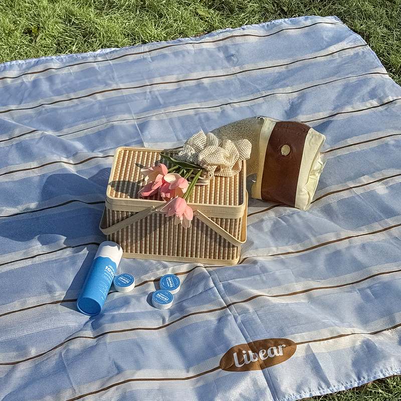 가볍고 실용적인 야외용 피크닉 매트, 어디서든 편하게 사용하세요!