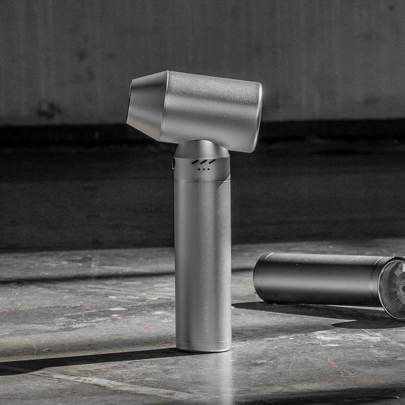 가볍고 강력한 무선 에어건으로 쉽고 빠른 세차와 캠핑 준비!