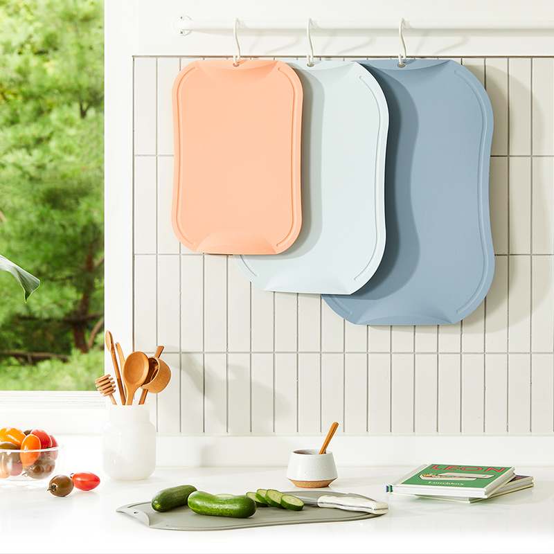 가볍고 위생적인 이유식 도마, 캠핑이나 주방에서 딱 좋아요!