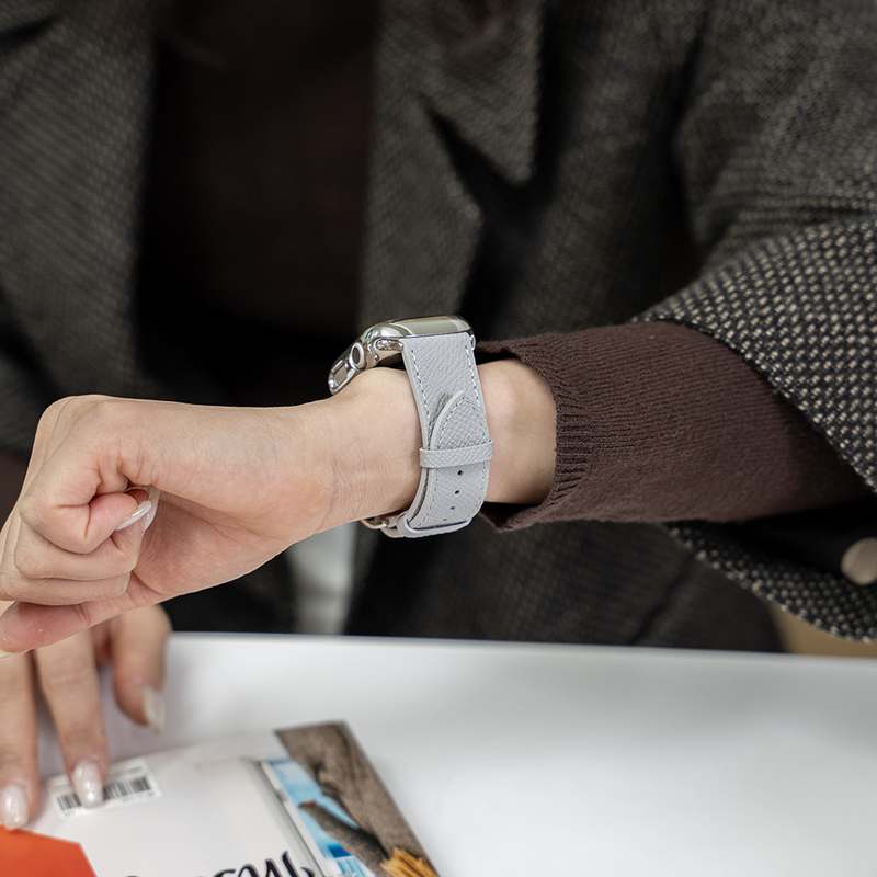 애플워치 가죽 스트랩, 편하고 멋지게 교체하는 방법 알려드릴게요!