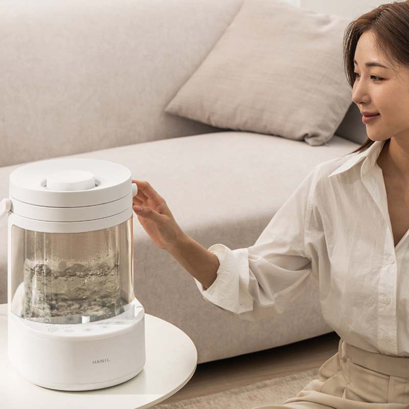 가정에서도 간편하게 사용하는 가열식 가습기, 대용량으로 신생아도 안심!