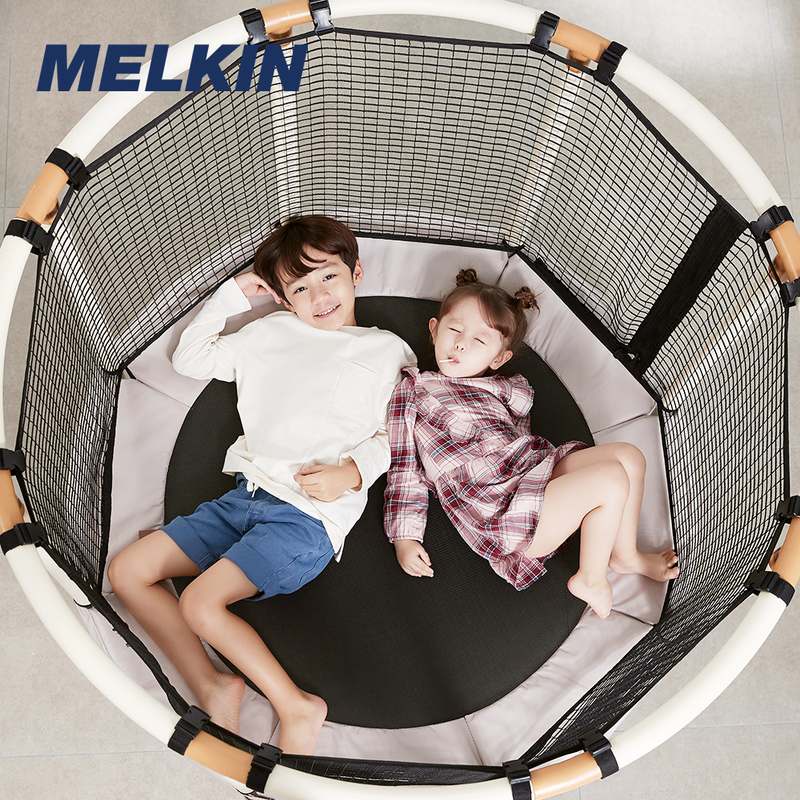 아이들이 좋아하는 실내 트램폴린, 안전하고 재미있게 즐기기!