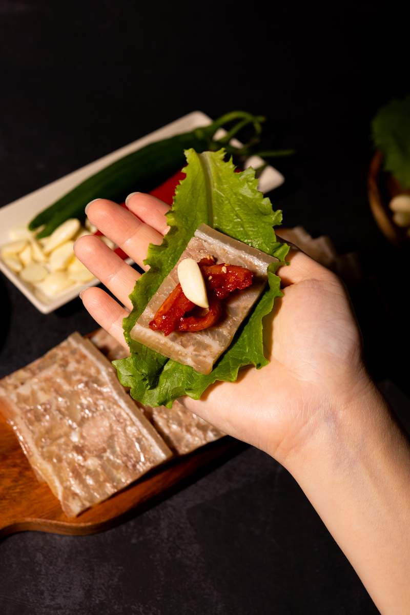 집에서 간편하게 즐기는 삼형제고기 편육과 머리 고기, 맛있게 먹는 방법