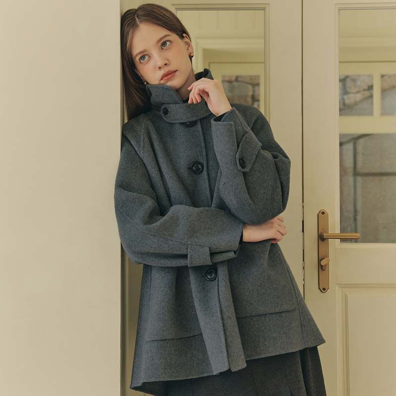 편안하게 입기 좋은 울 하프 코트, 지금 바로 만나보세요!