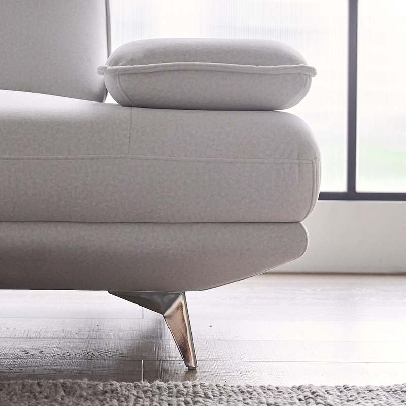 편안한 거실을 위한 넓은 패브릭 소파, 빅토리아 스윙 이지클린으로 더 쉽고 깔끔하게!