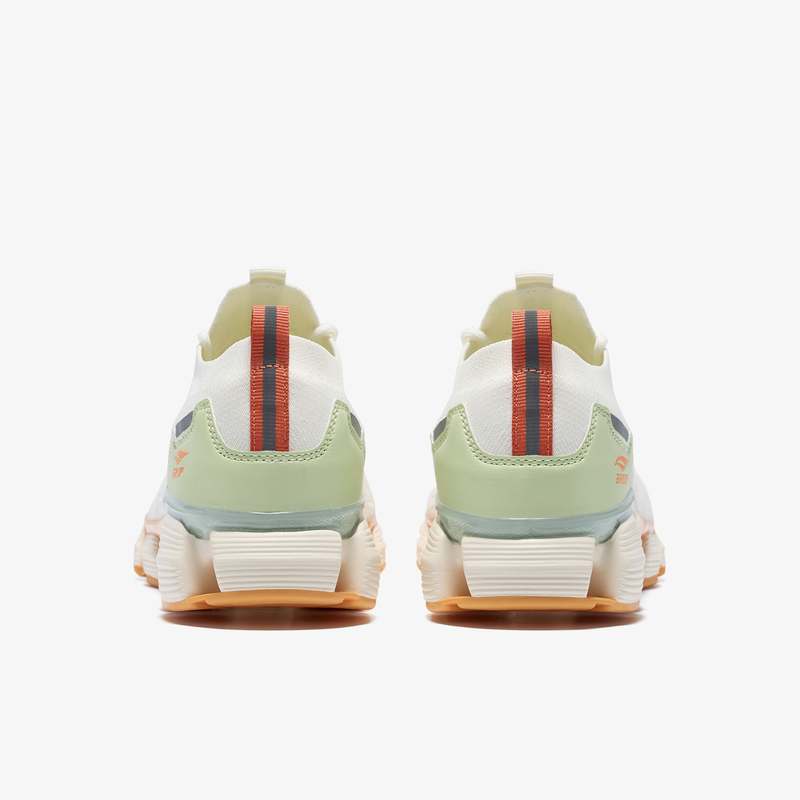 가볍고 편안한 워킹화, 일상 속 필수 아이템으로 딱이야!