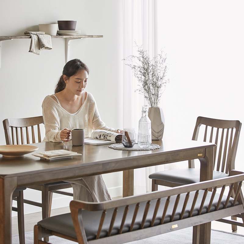 편안한 집들이 선물! 고무나무 원목으로 만든 로렌 4인용 식탁세트 추천