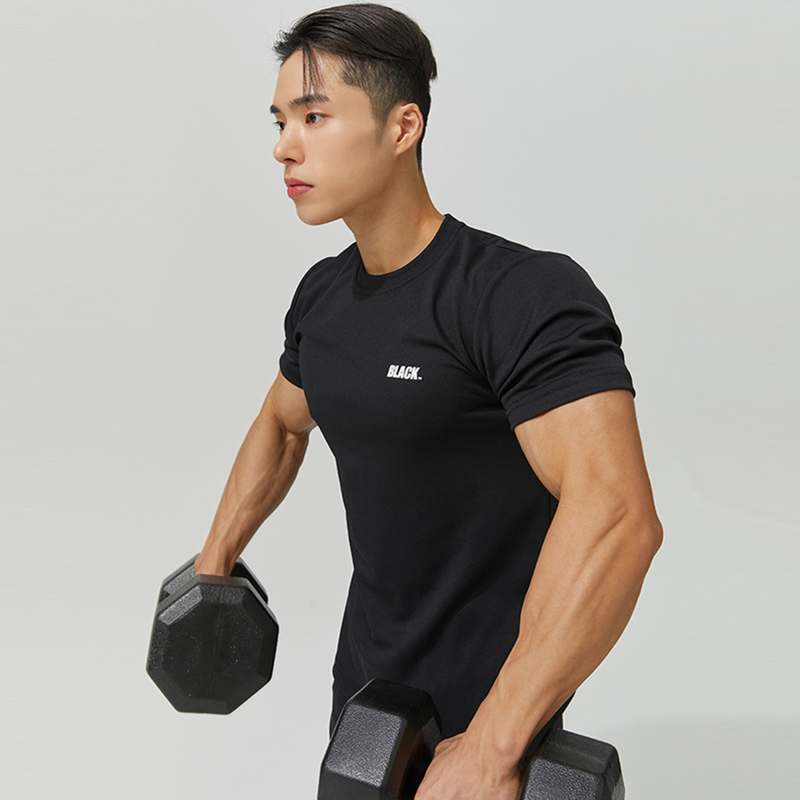 남성 운동복 추천! 편하고 멋지게 입는 트레이닝 세트 소개