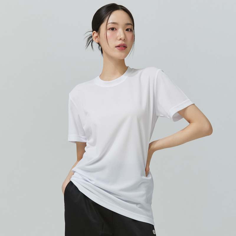 편하게 입기 좋은 쿨링 반팔 티셔츠, 운동할 때 딱이야!